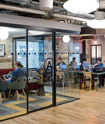 Văn Phòng Chia Sẻ Là Gì? Ưu Điểm Nổi Bật Và Đối Tượng Sử Dụng văn phòng chia sẻ