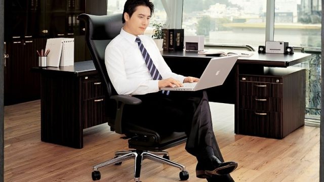 Ghế Tựa Giám Đốc – Giải Pháp Nâng Tầm Không Gian Làm Việc 